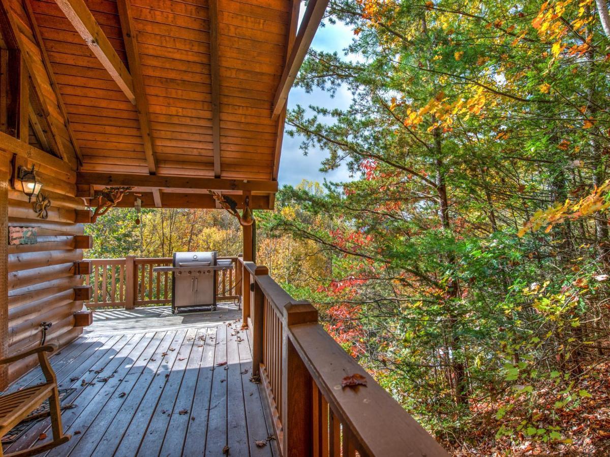 Americana, 2 Bedrooms, Sleeps 6, View, Pool Access, Hot Tub, Fireplace Gatlinburg Exterior foto