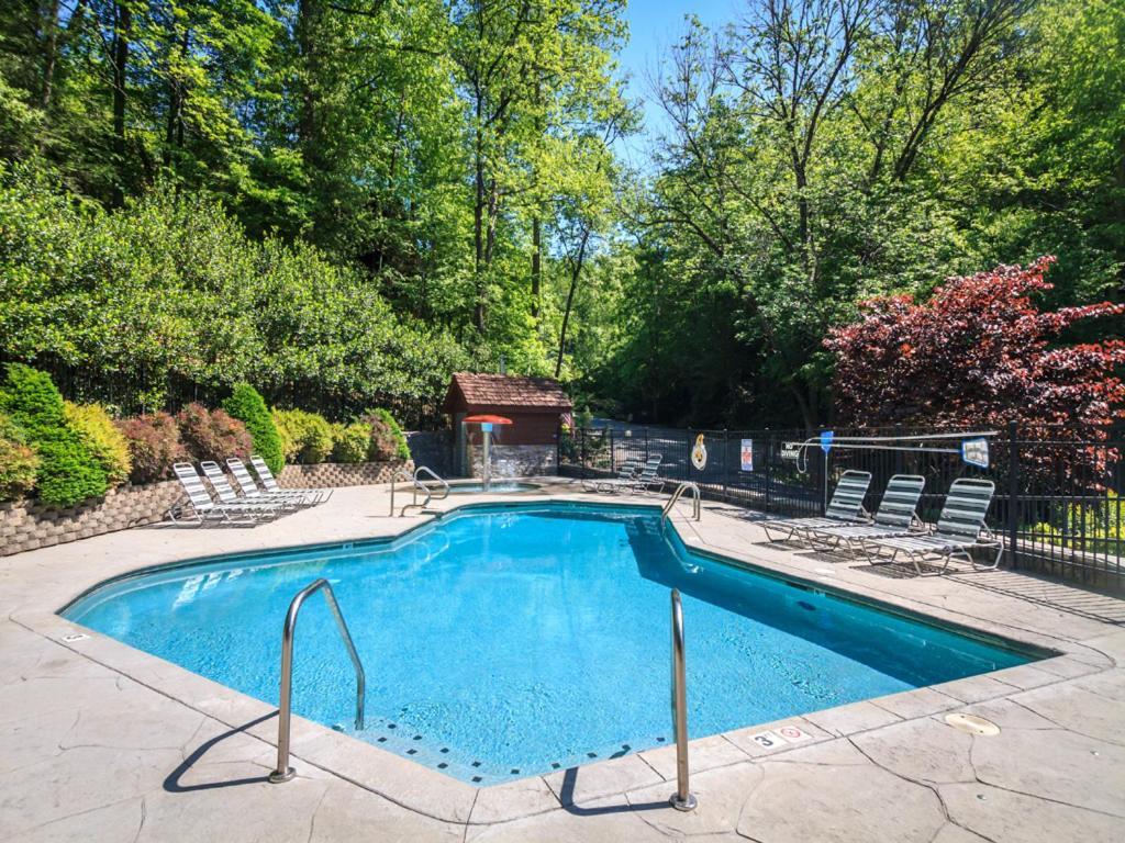 Americana, 2 Bedrooms, Sleeps 6, View, Pool Access, Hot Tub, Fireplace Gatlinburg Exterior foto